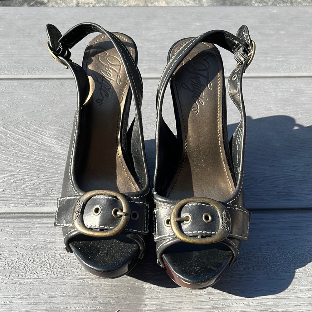 Fergie Wooden wedge Genuine Leather